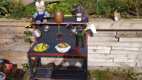 Mud kitchen child sensory - ,
